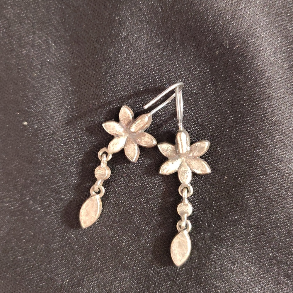 Marcasite In Sterling Silver Earrings - Picture 4 of 6